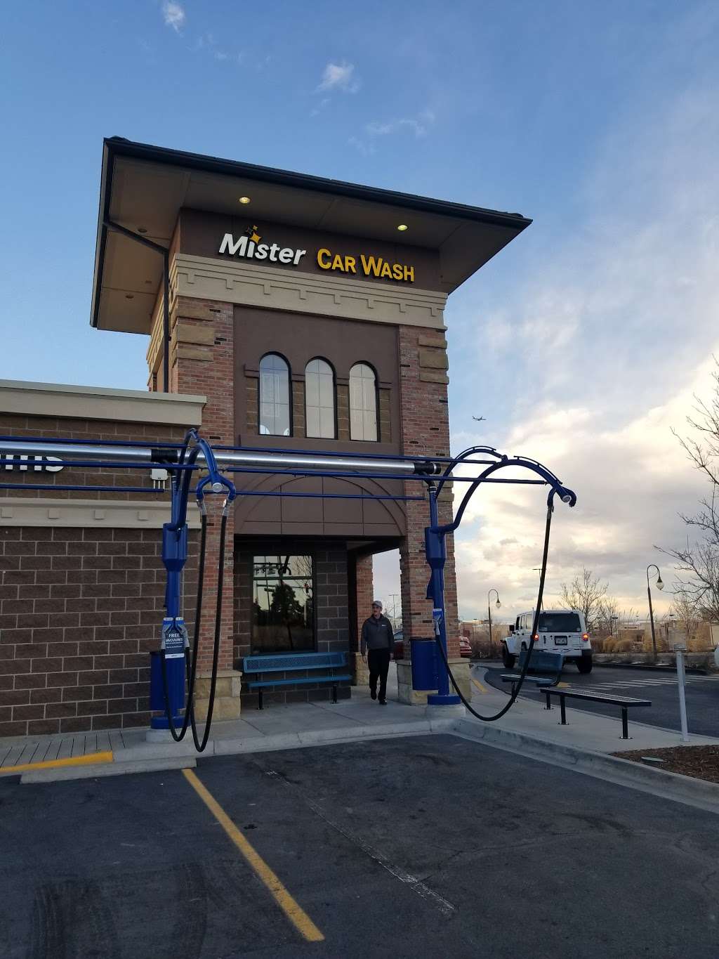 Mister Car Wash | 24273 E Prospect Ave, Aurora, CO 80016, USA | Phone: (303) 928-7520