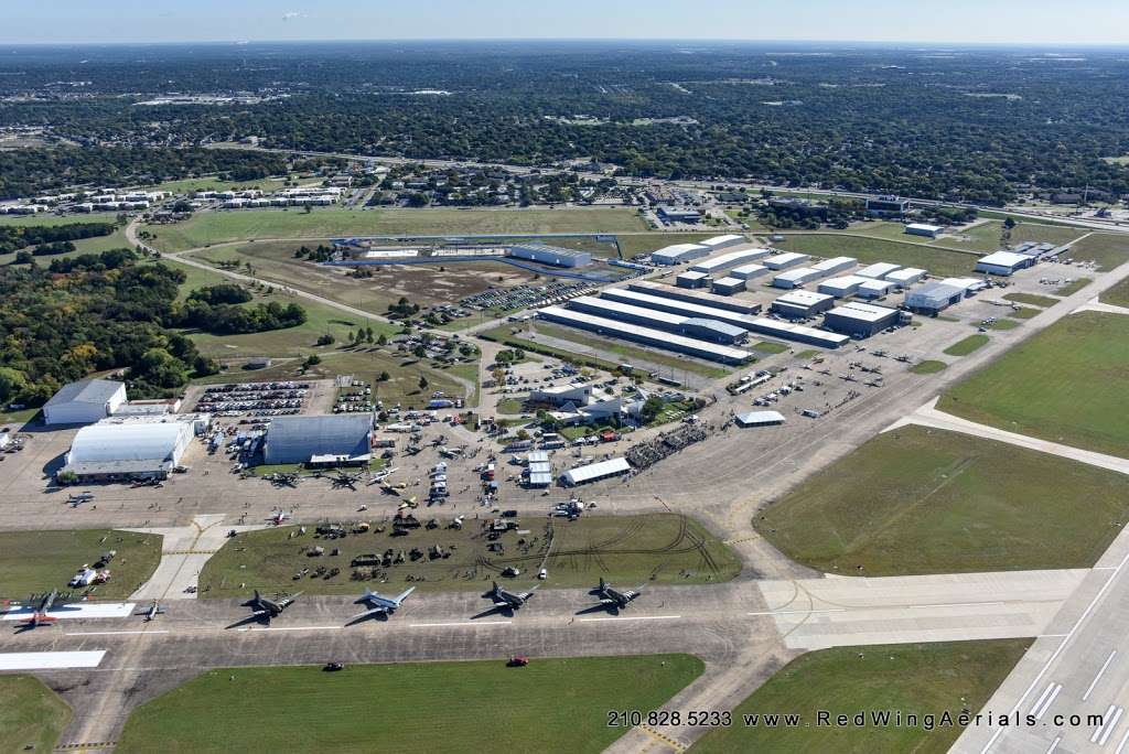 Dallas Executive Airport-RBD in 5303 Challenger Dr, Dallas, TX 75237, USA