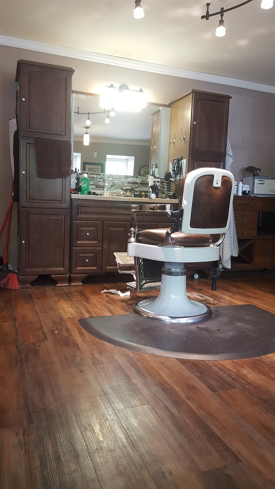 The Shave Shop | 53184, 2885 Main St, East Troy, WI 53120 | Phone: (262) 684-5390