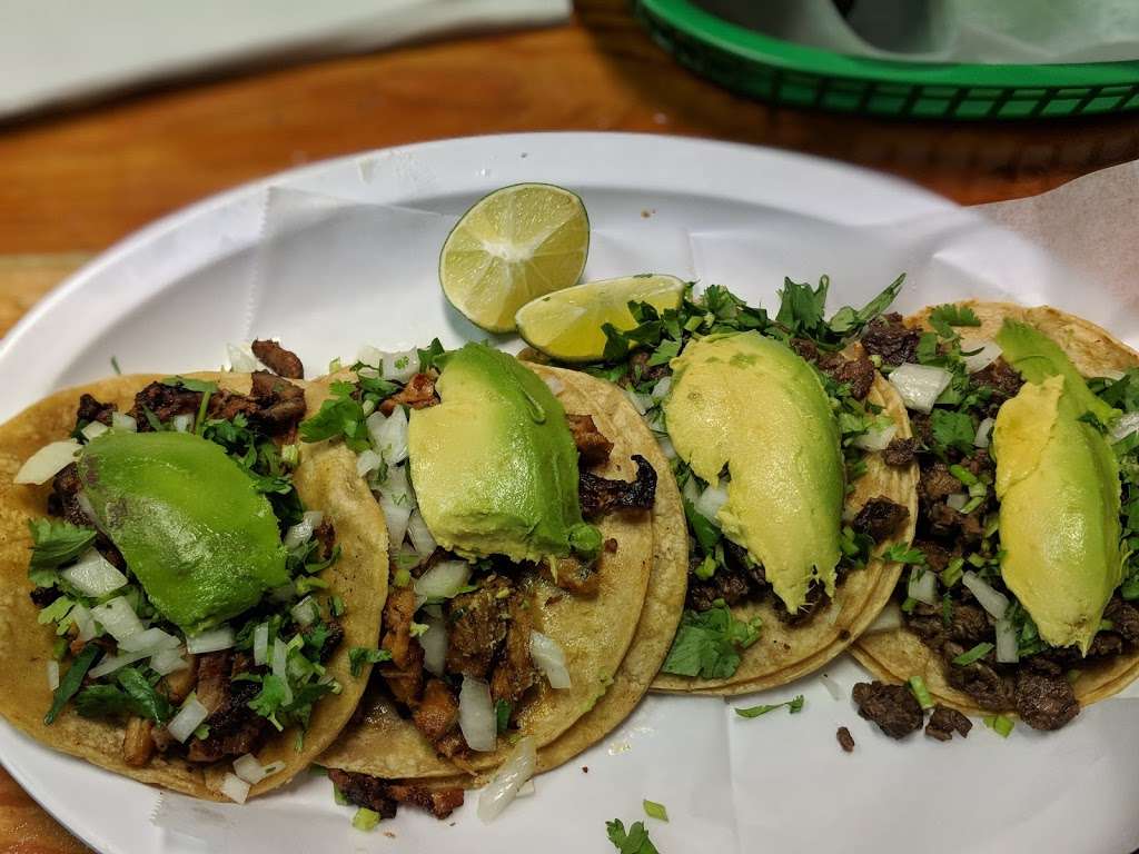 Taqueria El Heredero | 3222 W Armitage Ave, Chicago, IL 60647, USA | Phone: (312) 267-2431