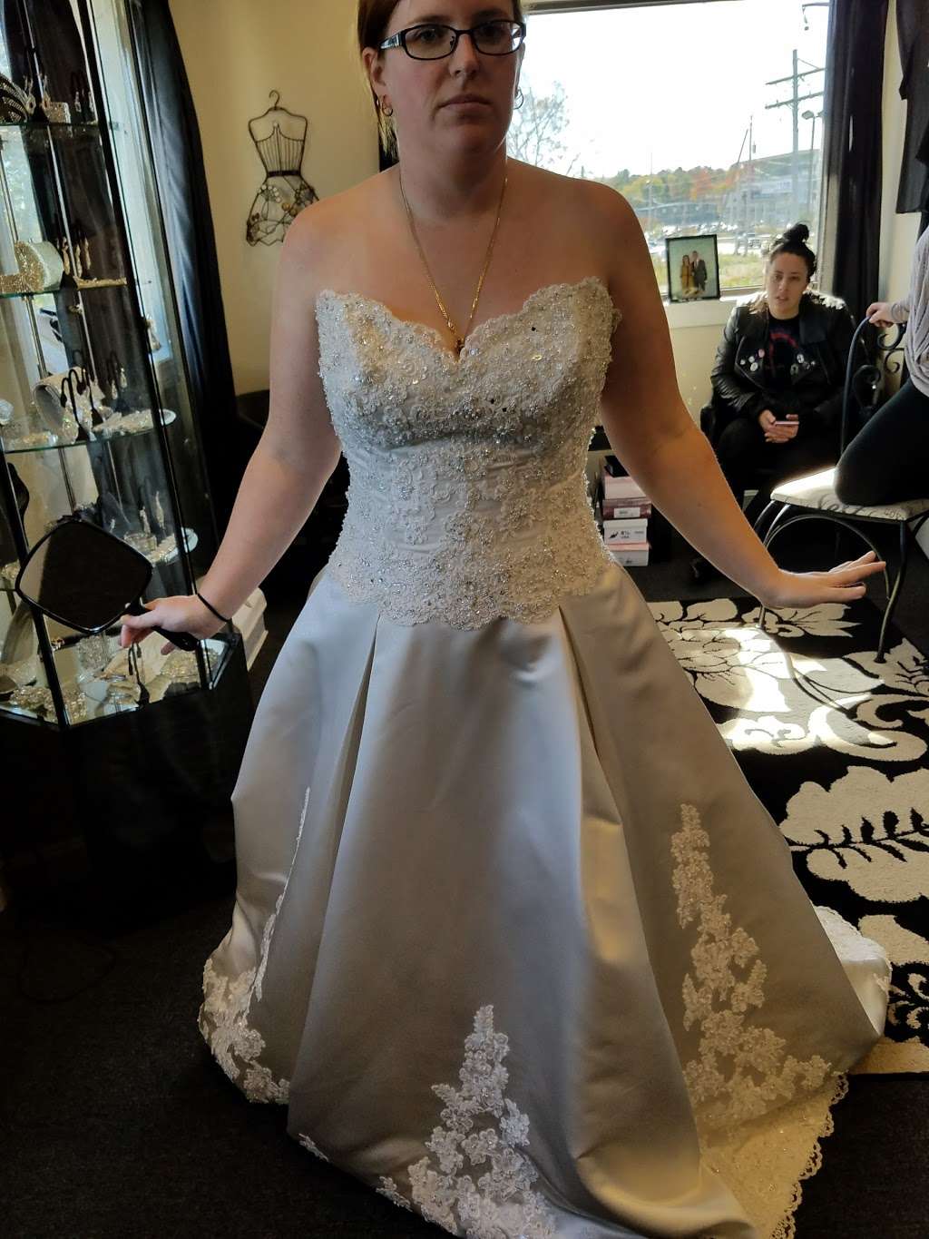 Blushing Bride | 215 Newbury St # 207, Peabody, MA 01960, USA | Phone: (978) 535-4141