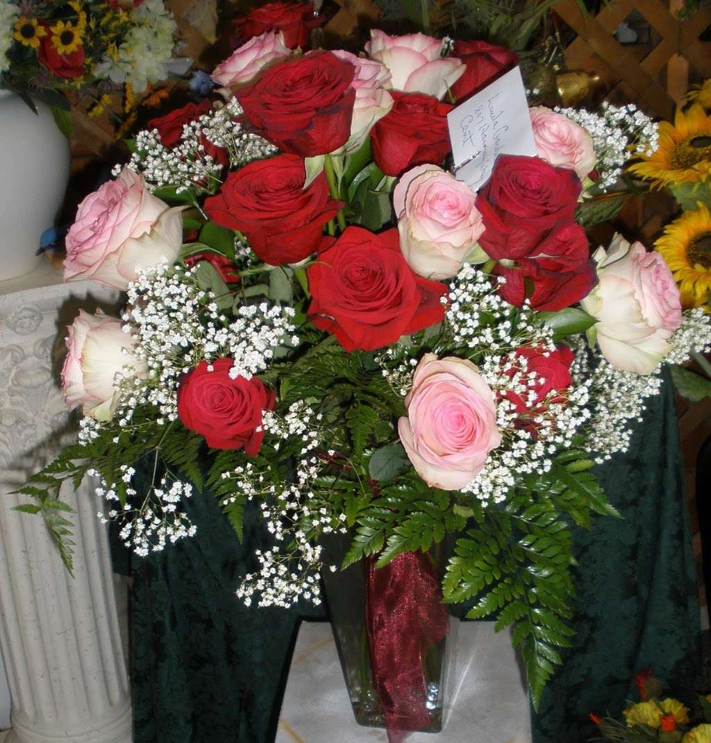 A Just Because Florist Shoppe | 23792 Bridgetown Rd, Henderson, MD 21640 | Phone: (410) 634-1222
