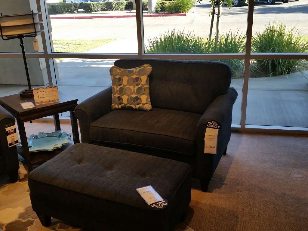 La-Z-Boy Furniture Galleries | 23029 Eastpark Dr, Yorba Linda, CA 92887, USA | Phone: (714) 921-5144