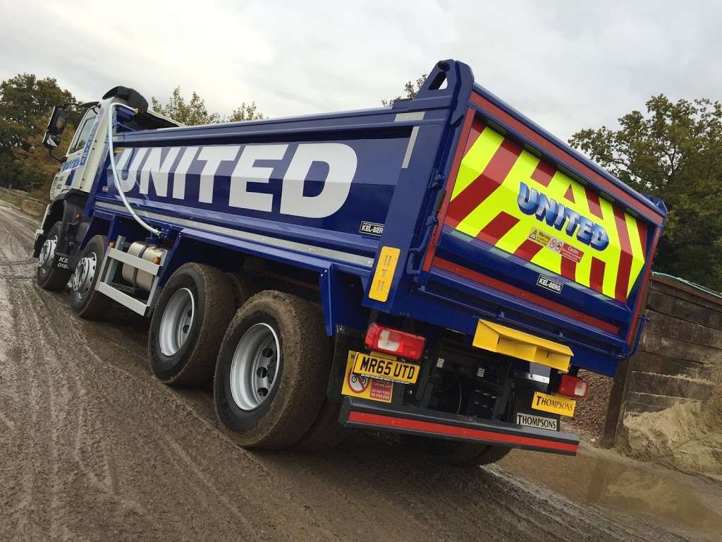 United Grab Hire Ltd | Rivington Farm, Peeks Brook Lane, Horley RH6 9SR, UK | Phone: 01293 773080