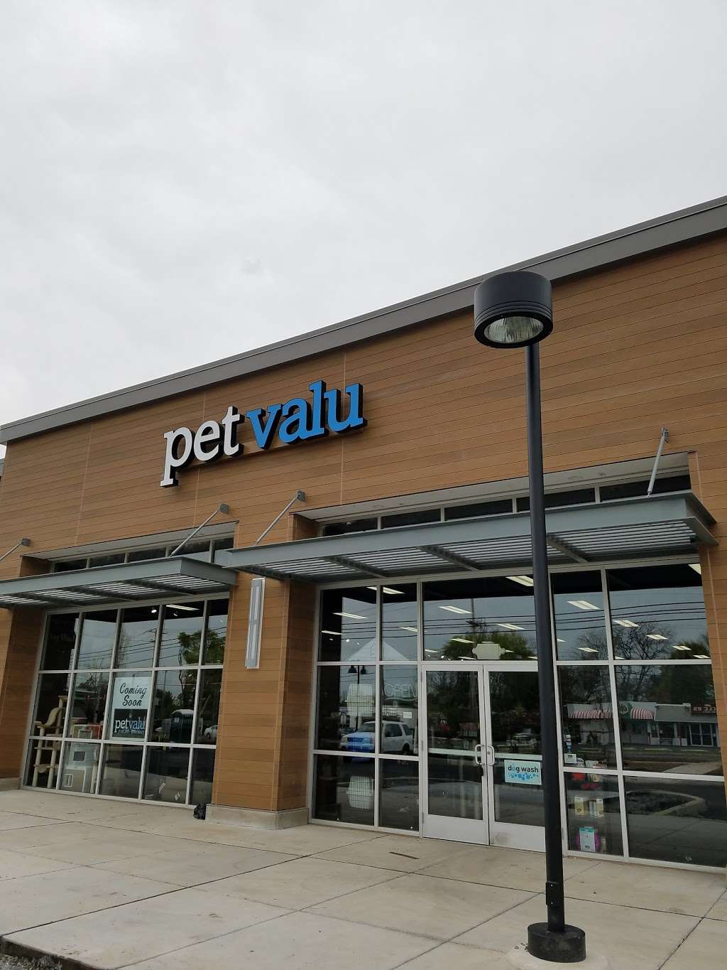 Pet Valu | 420 Schuylkill Rd, Phoenixville, PA 19460, USA | Phone: (610) 933-5746