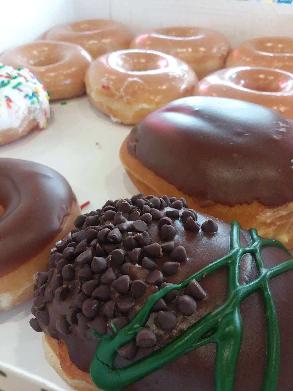 Krispy Kreme | 1879 Startown Rd, Hickory, NC 28602, USA | Phone: (828) 326-9174