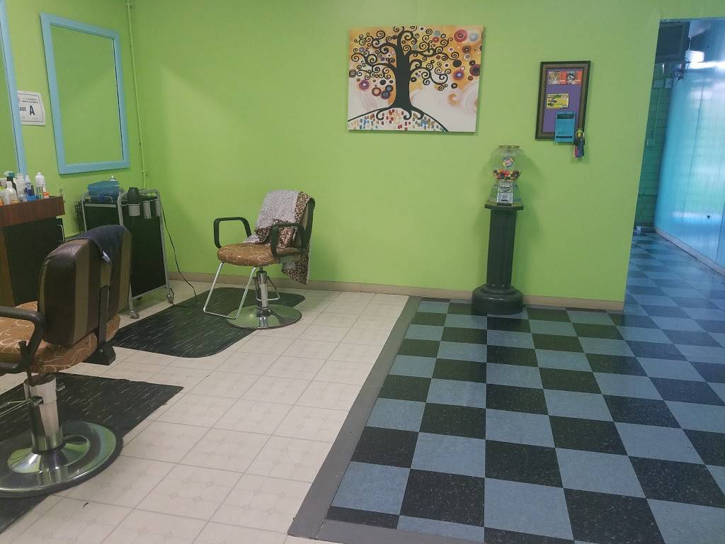 Dominican Hair Salon - hair care  | Photo 6 of 10 | Address: 4417 N Tryon St, Charlotte, NC 28213, USA | Phone: (704) 599-2190