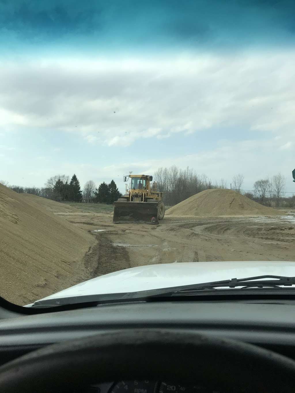 Yarberry Cleanfill, Sand & Gravel | 1076 S 400 E, Anderson, IN 46017, USA | Phone: (765) 378-5783