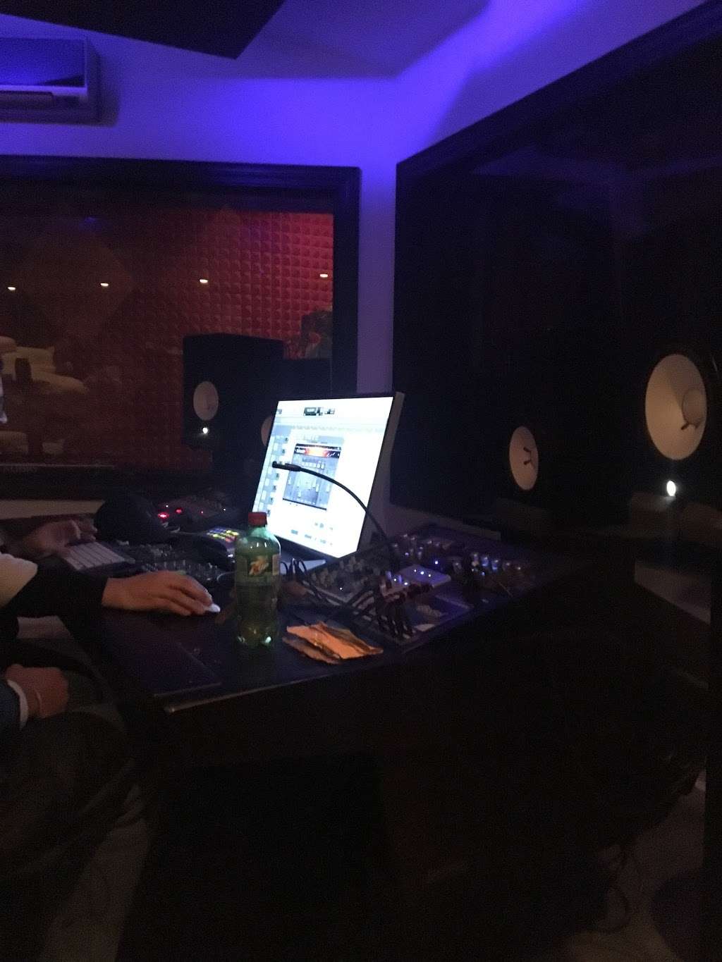 We Loud Studios | 4465 Bronx Blvd, The Bronx, NY 10470, USA | Phone: (347) 947-3399