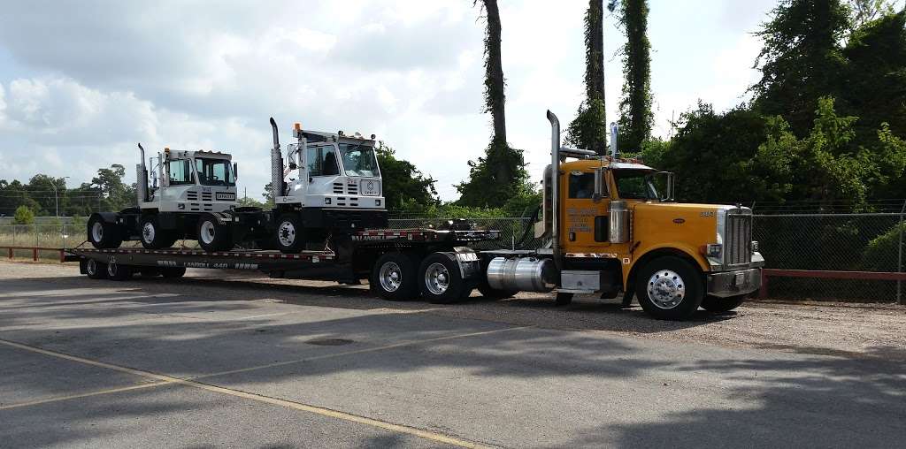 Texas Yard Trucks | 16406 East Fwy, Channelview, TX 77530 | Phone: (281) 452-5858