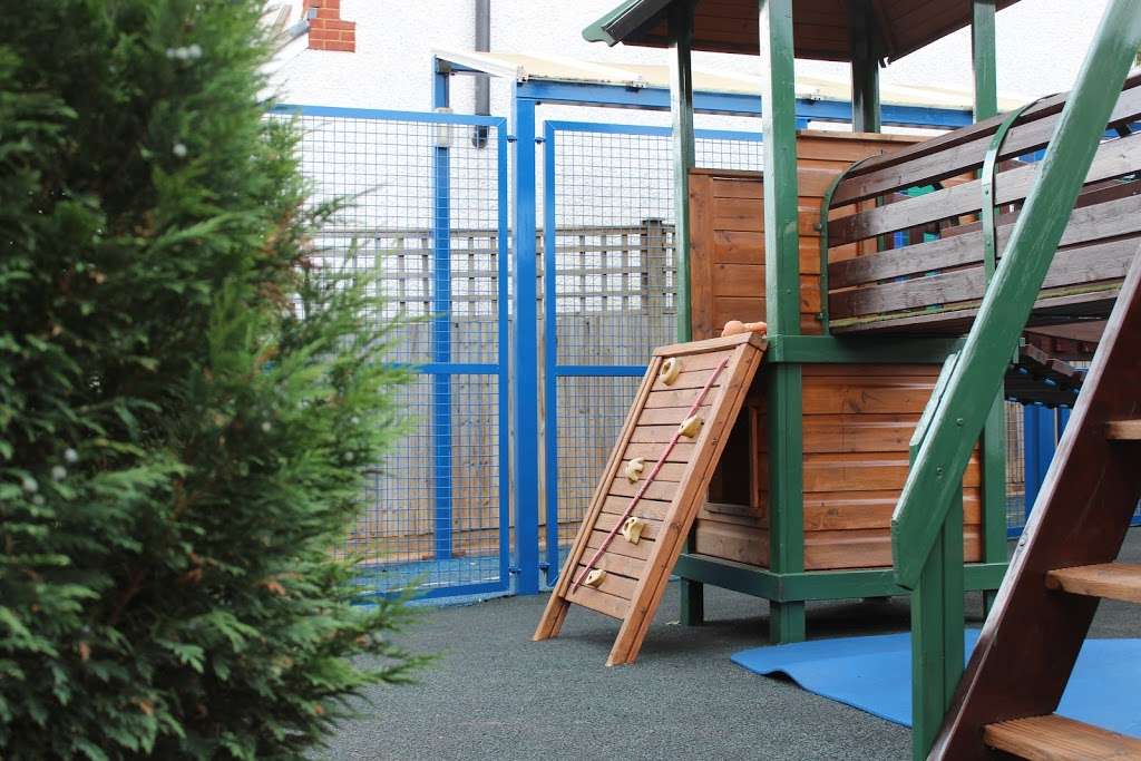 Little Raccoons Day Nursery Coulsdon | Linden Ave, Coulsdon CR5 3BT, UK | Phone: 01737 489003