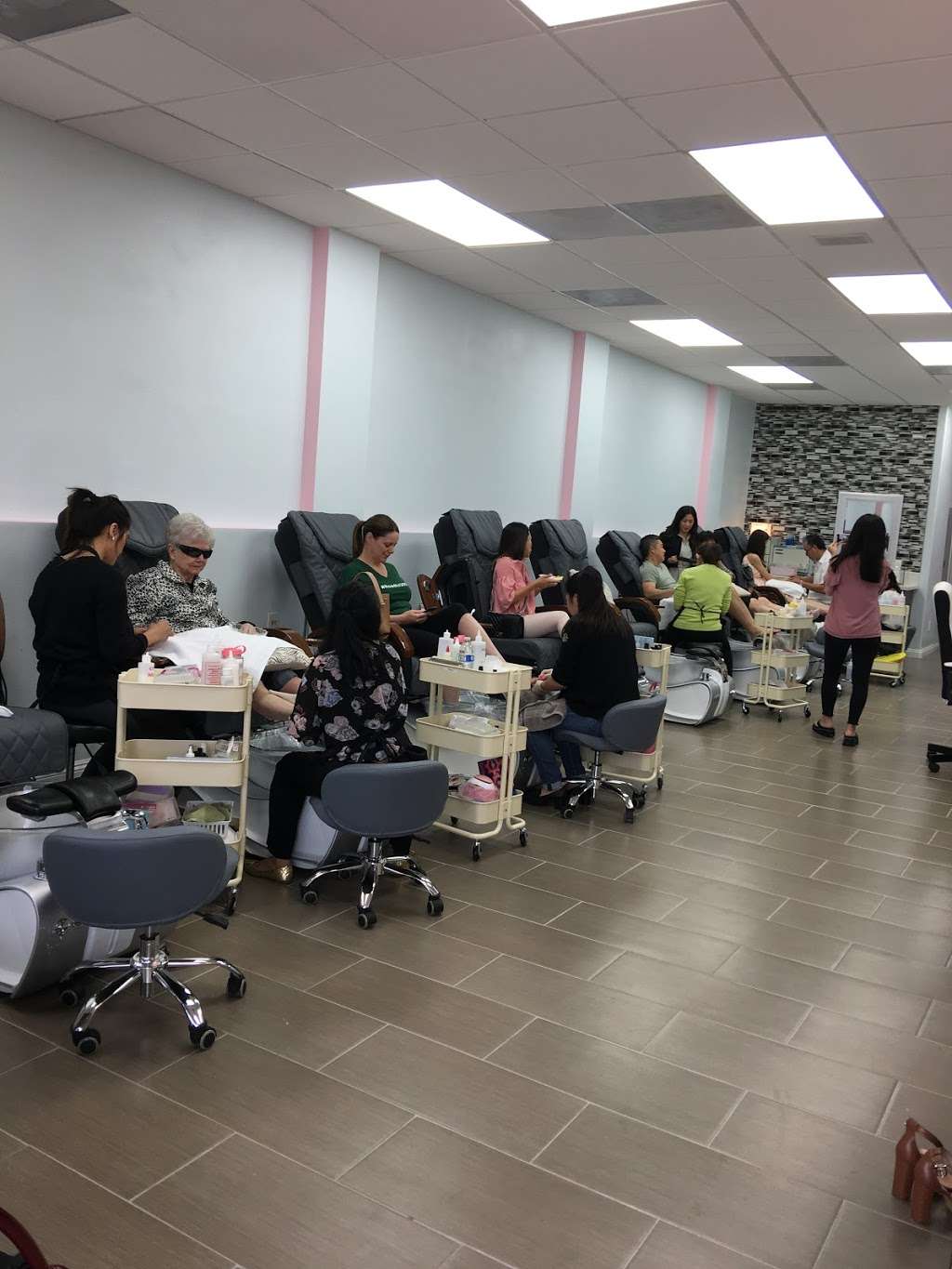 Blossom Nails And Spa | 24395 Alicia Pkwy e1, Mission Viejo, CA 92691, USA | Phone: (949) 951-1814