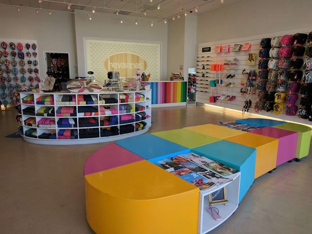 Havaianas | 300 Pacific Coast Hwy, Suite 107-A, Huntington Beach, CA 92648 | Phone: (714) 536-0001