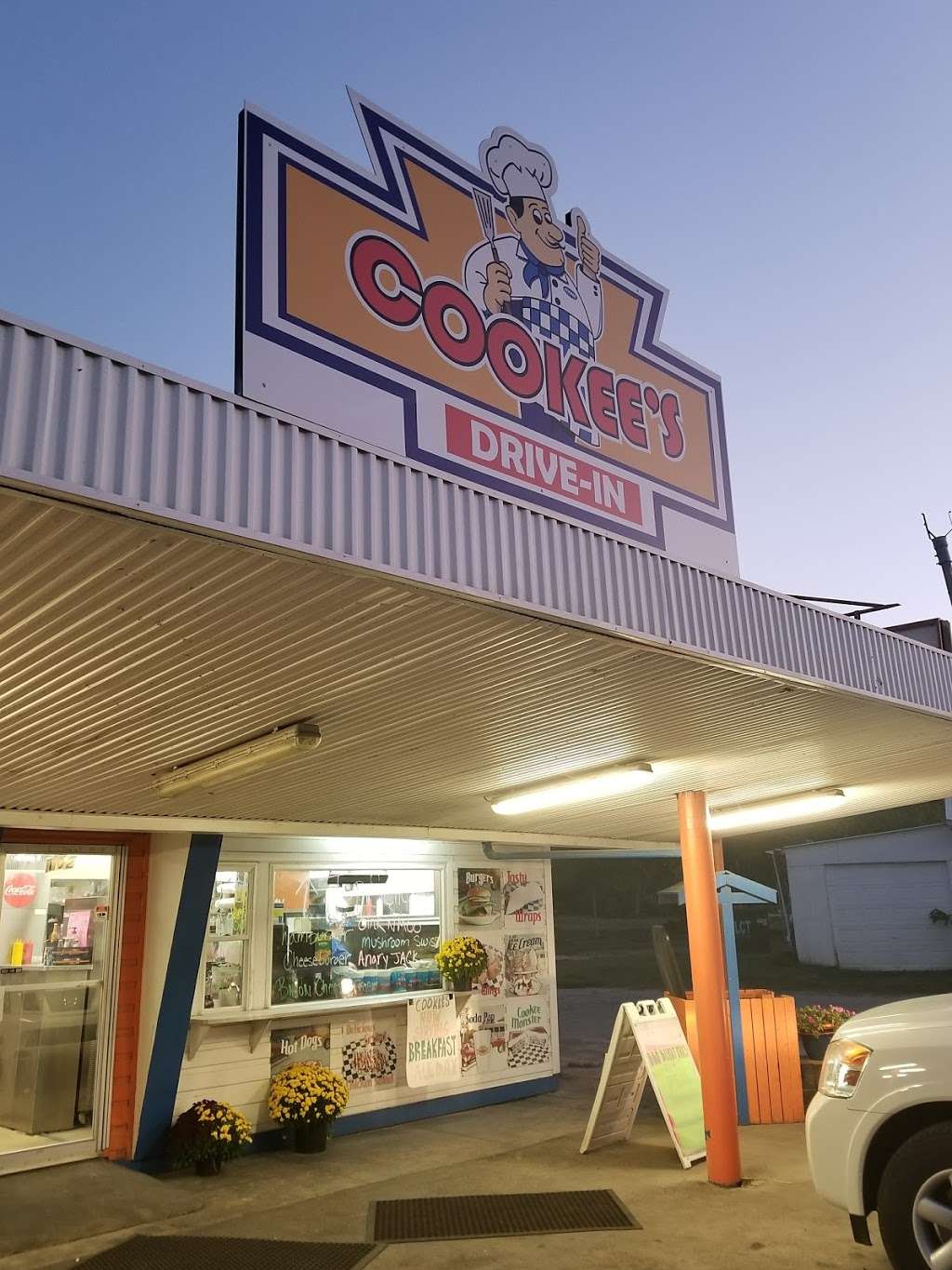 Cookees Drive-In | 102 E, 12th St, Pleasanton, KS 66075, USA | Phone: (913) 352-8789