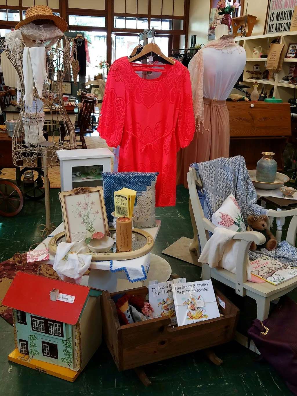 Simplee Charming Boutique | 486a Main St, Oley, PA 19547, USA | Phone: (484) 491-1196