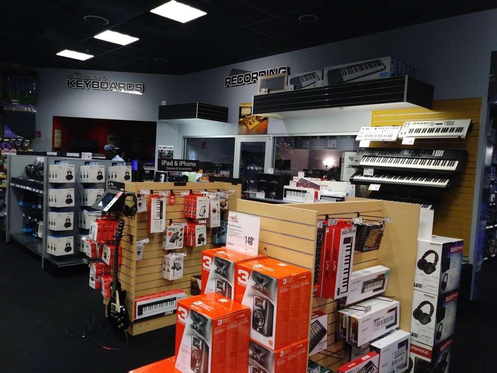 Guitar Center | 4271 W 167th St, Country Club Hills, IL 60478, USA | Phone: (708) 799-0315