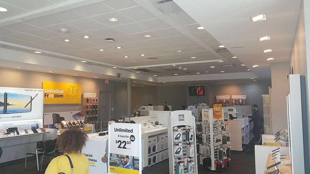 Sprint Store | 17195 Tomball Pkwy Bldg 4, Houston, TX 77064, USA | Phone: (281) 955-2233