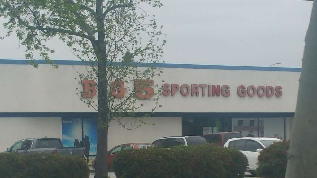 Big 5 Sporting Goods - Lakewood | 5247 Lakewood Blvd, Lakewood, CA 90712, USA | Phone: (562) 634-7779