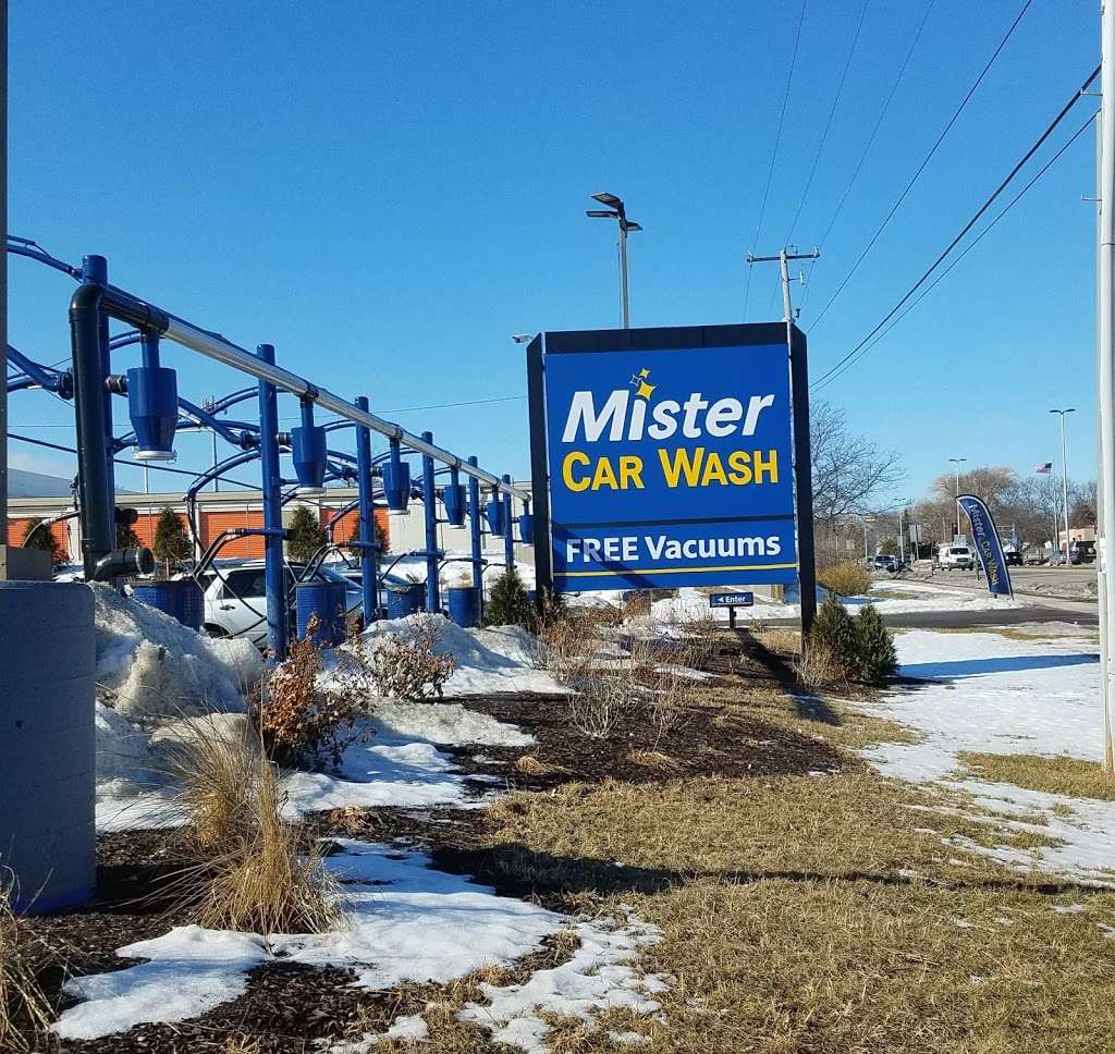 Mister Car Wash | 10685 W Layton Ave, Greenfield, WI 53228, USA | Phone: (414) 269-2425