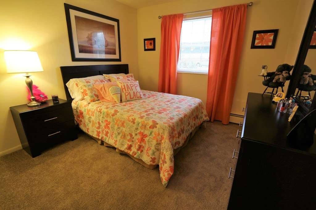 AMITY GARDEN APARTMENTS | LAKE DRIVE, 24C, Cedar House, Douglassville, PA 19518, USA | Phone: (610) 385-3071