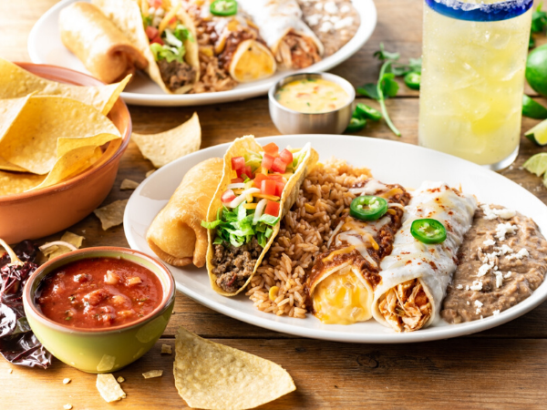 On The Border Mexican Grill & Cantina | 1930 N Rock Rd, Wichita, KS 67206, USA | Phone: (316) 854-5484