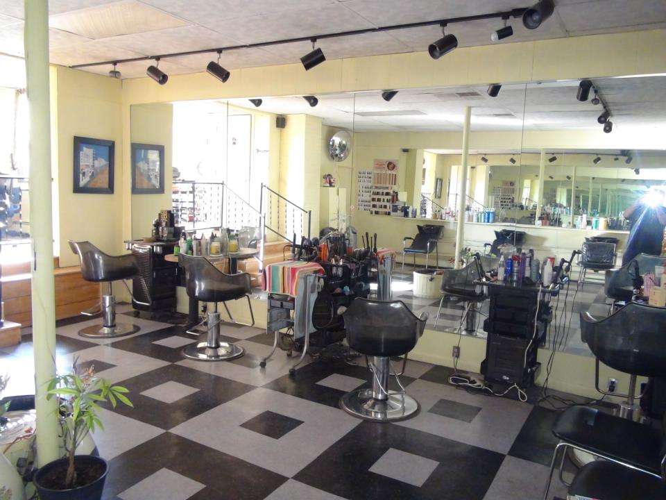 Connies Styling Salon | 541 E Liberty St, Chambersburg, PA 17201 | Phone: (717) 261-1692