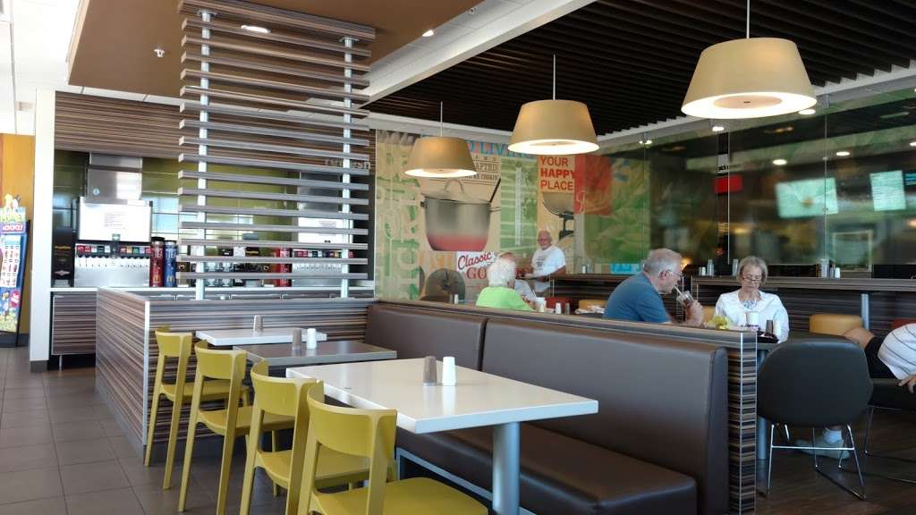 McDonalds | 452 N US-27, Lady Lake, FL 32159, USA | Phone: (352) 674-1100