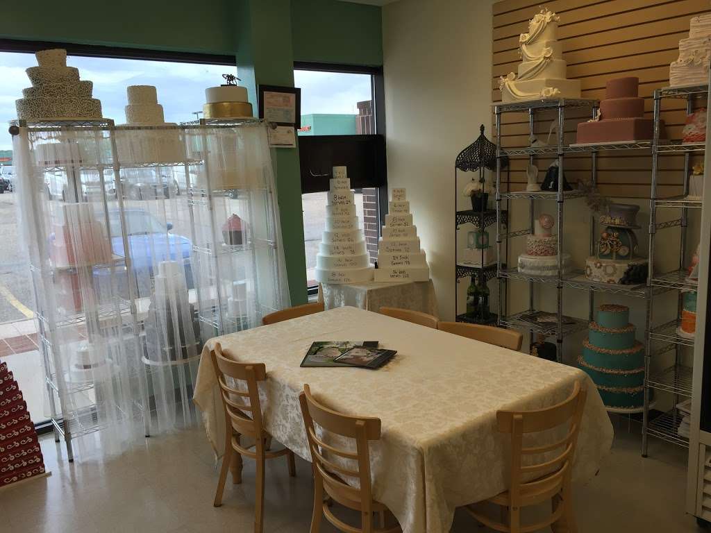 The Makery Cake Company | 8203 S Holly St, Centennial, CO 80122, USA | Phone: (720) 270-4042