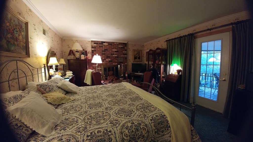 Bear House Bed and Breakfast | 1475 Copenhaffer Rd, Dover, PA 17315, USA | Phone: (717) 266-5253