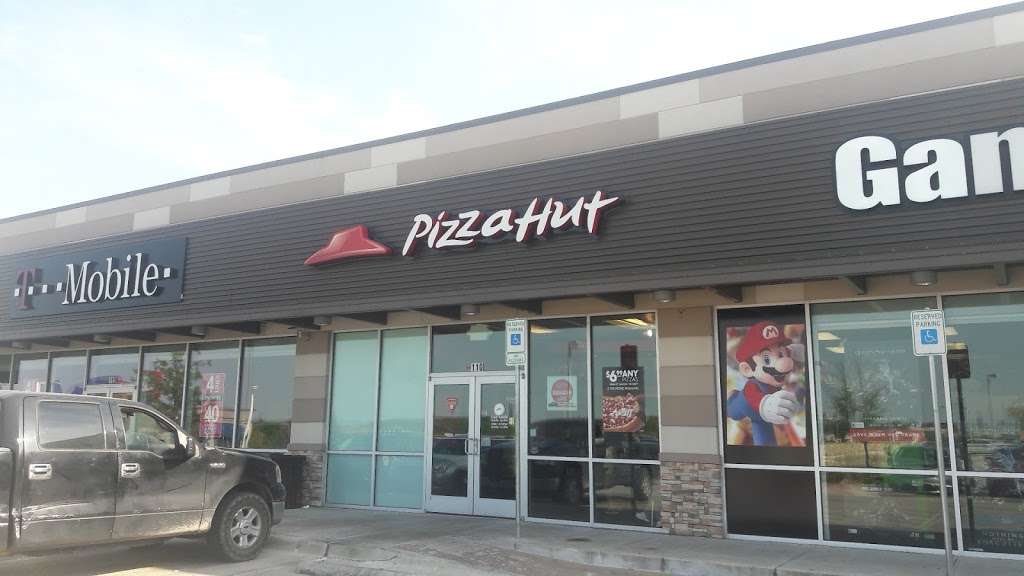 Pizza Hut | 4787 Vistawood Suite 110, Dallas, TX 75232, USA | Phone: (214) 375-0005