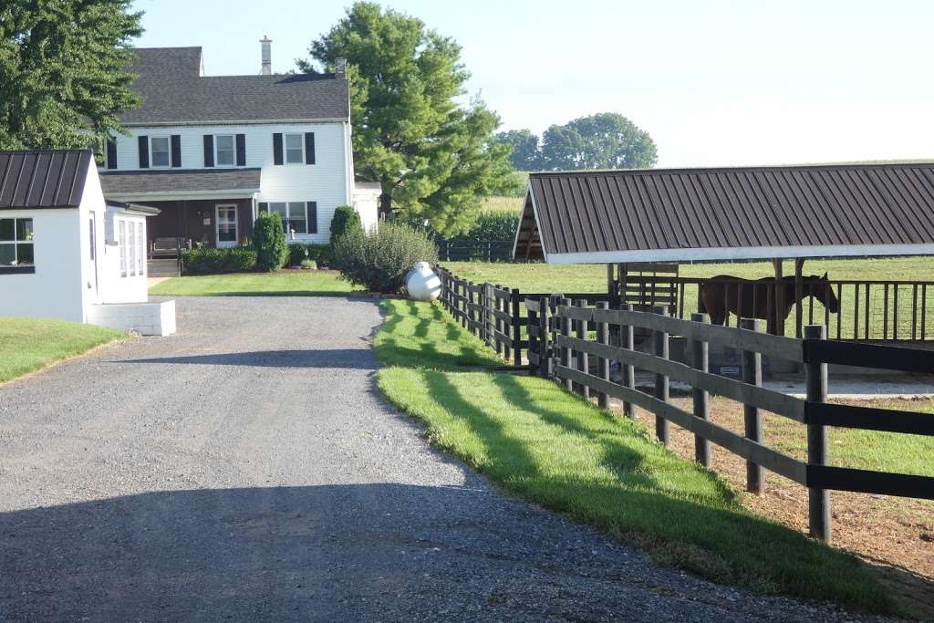 Pleasant View Farm Guesthouse | 3301 Harvest Dr, Gordonville, PA 17529, USA | Phone: (215) 859-7092