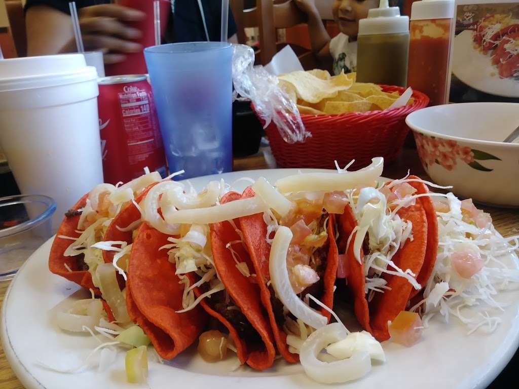 Taqueria El Rojo Loco | 2833 Collingsworth St, Houston, TX 77026, USA | Phone: (713) 227-1572