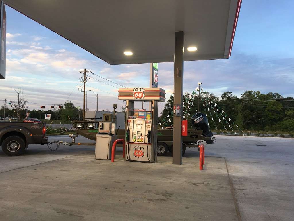 Valero | 21689 TX-35, Sweeny, TX 77480, USA | Phone: (979) 647-1065