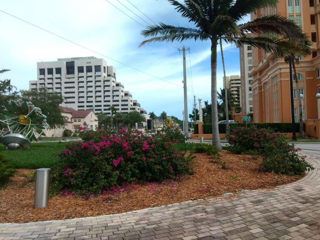 Villa Acapulco Miami Vacation Rentals | 16466 NE 31st Ave, North Miami Beach, FL 33160, USA | Phone: (786) 657-5778