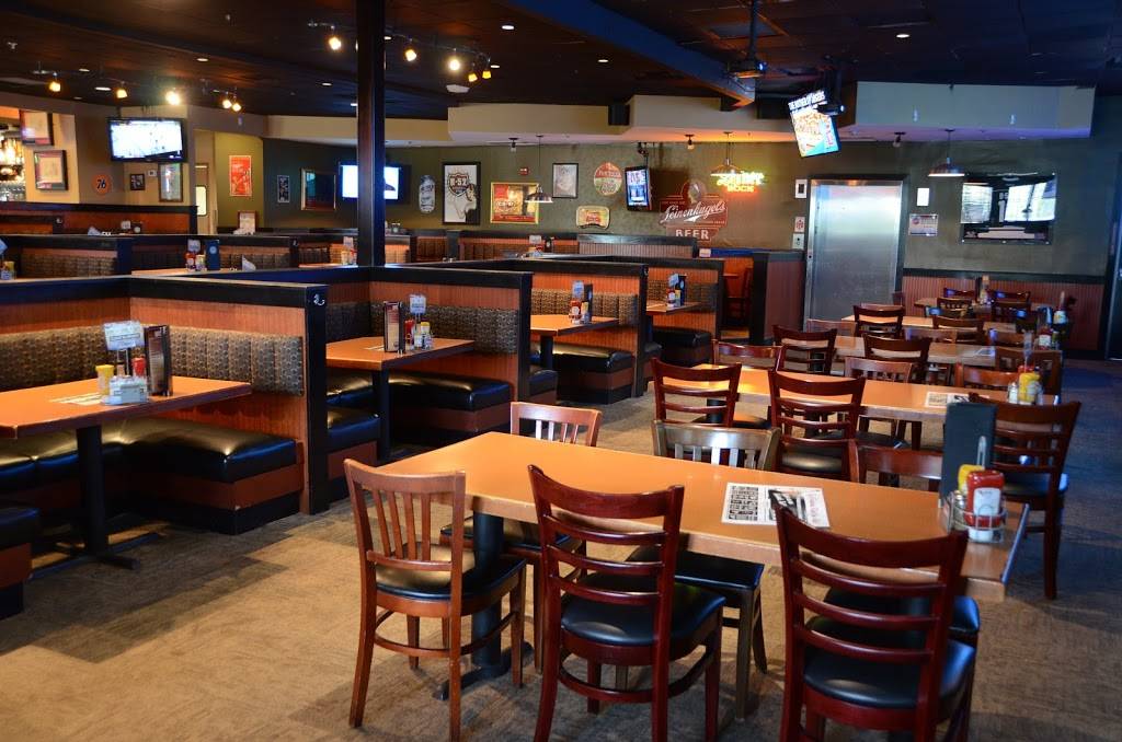B-52 Burgers and Brew Inver Grove Heights | 5639 Bishop Ave, Inver Grove Heights, MN 55076, USA | Phone: (651) 451-3838