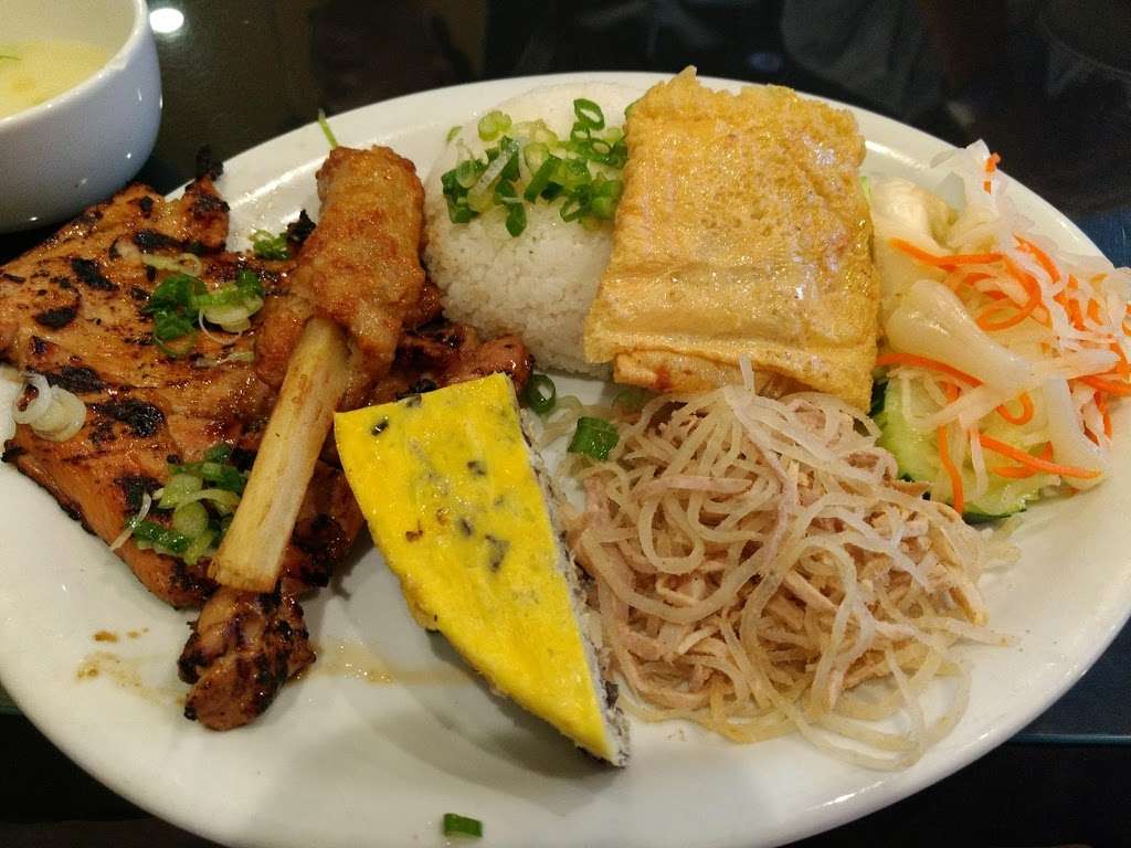 Com Tam Thien Hao | 13531 Beach Blvd, Westminster, CA 92683, USA | Phone: (714) 379-2661