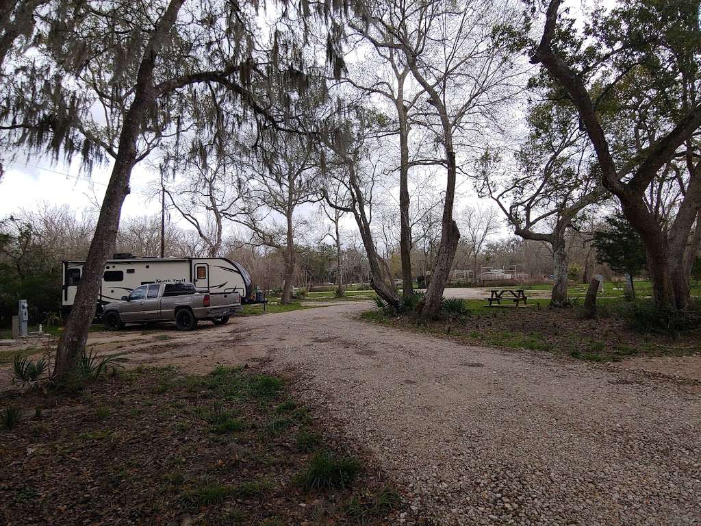 Alexsandra ( RV Park ) | 17628 County Rd 426, Brazoria, TX 77422 | Phone: (979) 258-1041