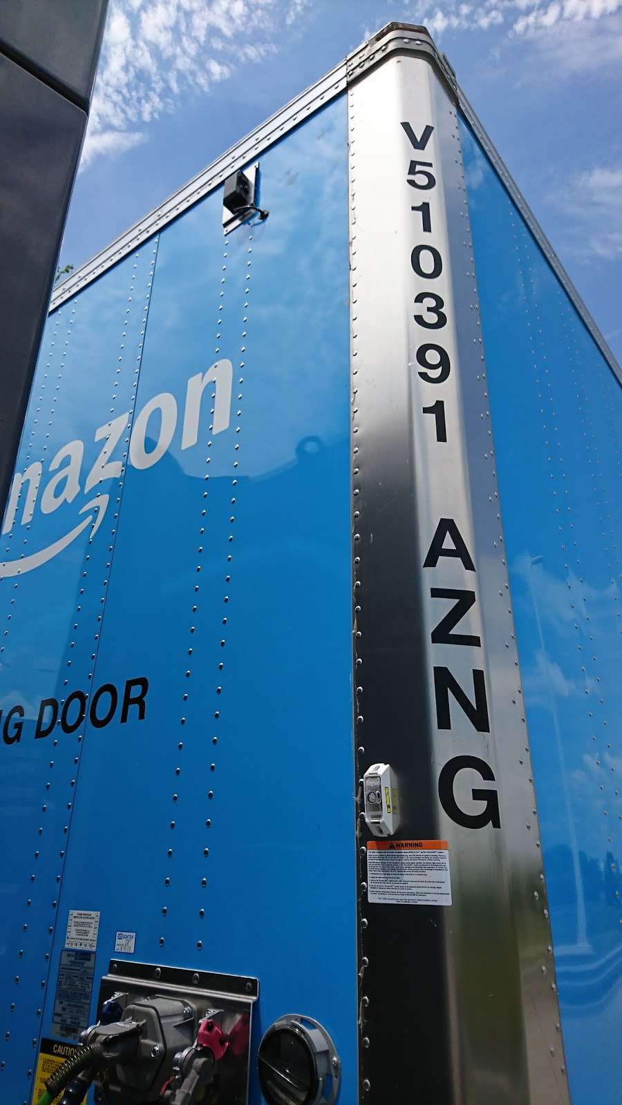 Amazon Fulfilment Center IND2 | 715 Airtech Pkwy, Plainfield, IN 46168, USA