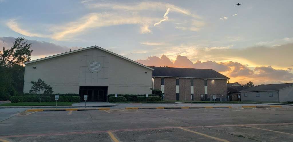 Iglesia Faro De Luz North Houston | 14314 Walters Rd, Houston, TX 77014 | Phone: (832) 455-2654