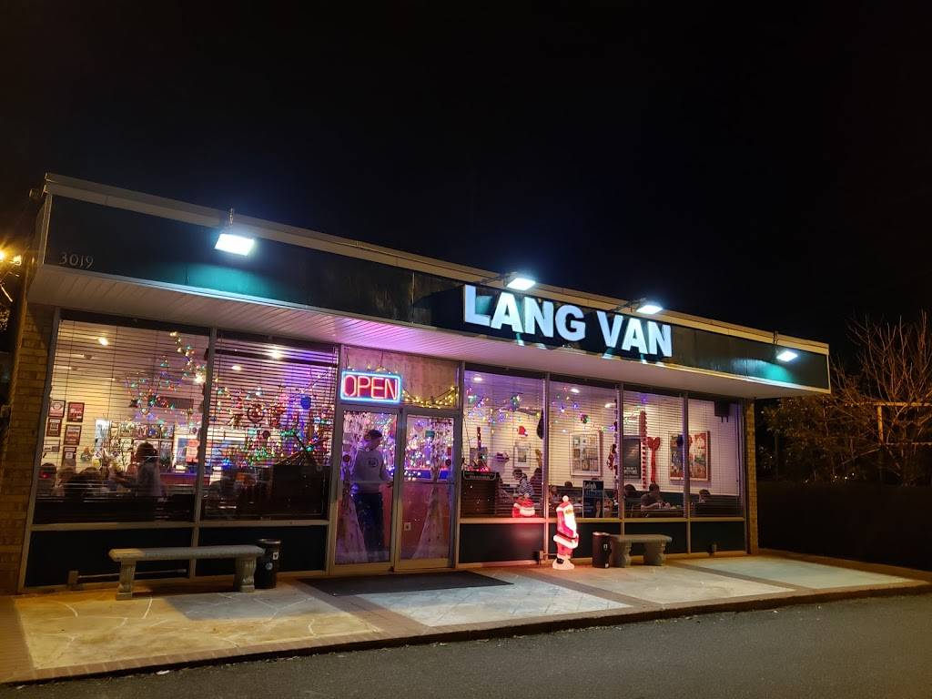 Lang Van Vietnamese Restaurant | 3019 Shamrock Dr, Charlotte, NC 28215, USA | Phone: (704) 531-9525