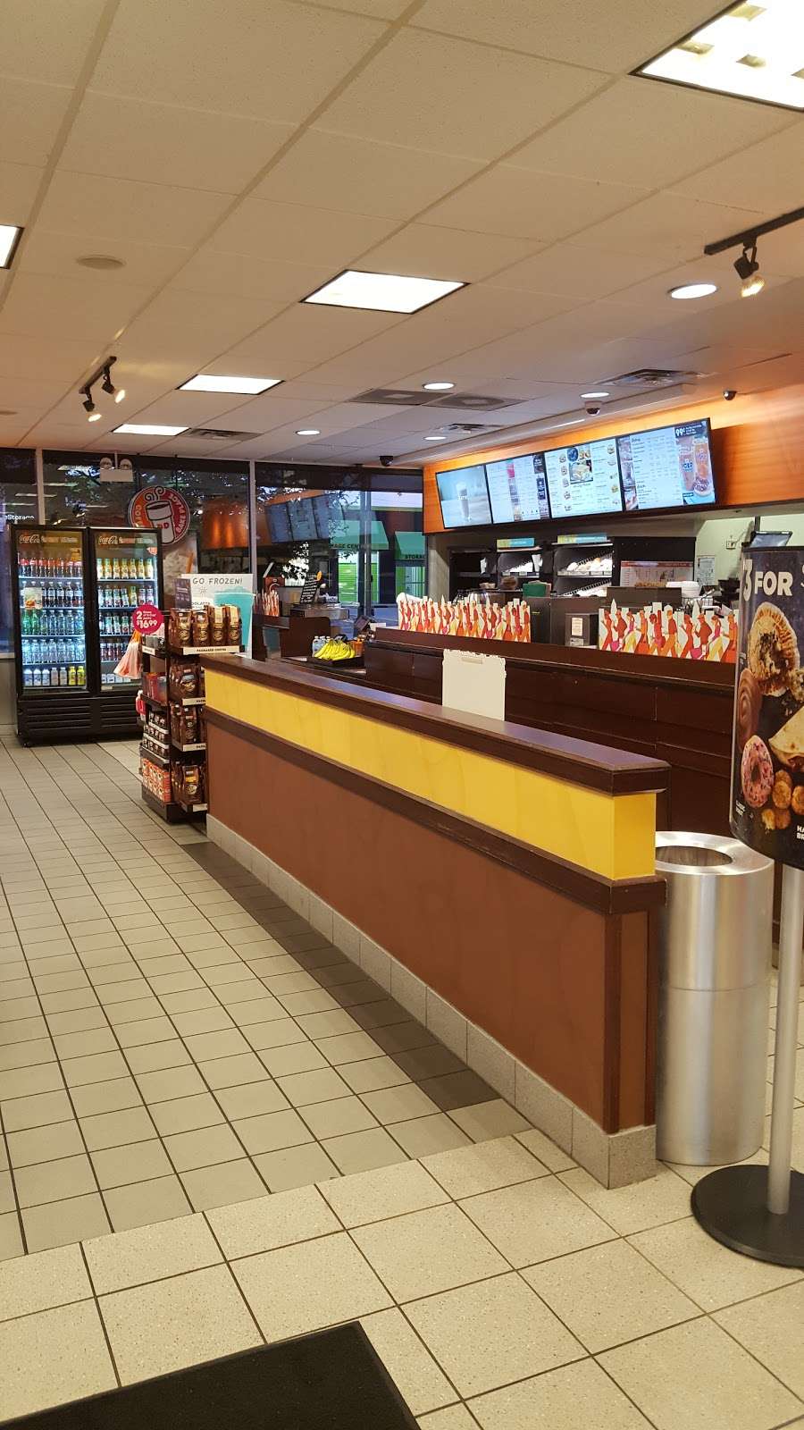 Dunkin Donuts | 3310 W Addison St, Chicago, IL 60618, USA | Phone: (773) 539-8114