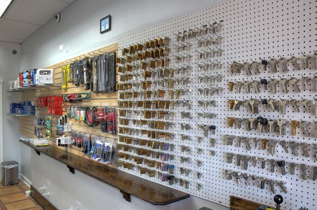 Quick Key Locksmith | 600 S County Farm Rd #120, Wheaton, IL 60187, USA | Phone: (630) 517-4315