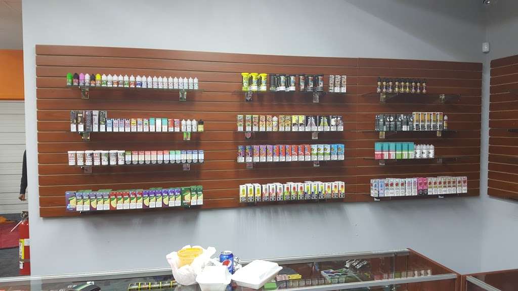 102 CBD VAPE SMOKE | 2433 E Layton Ave, Cudahy, WI 53110, USA | Phone: (414) 914-9255