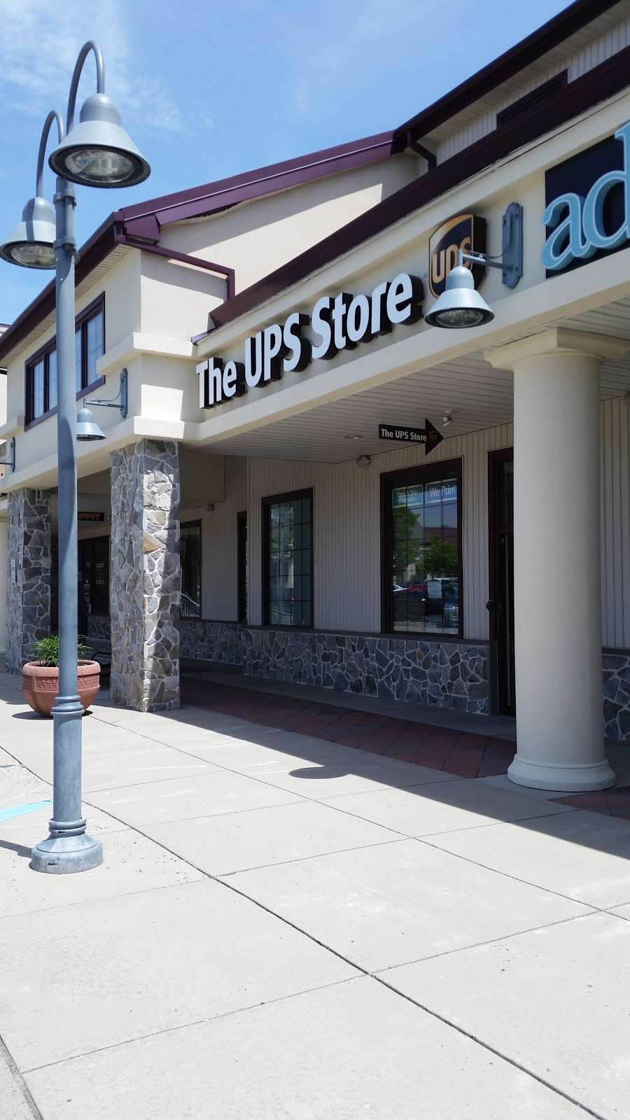 The UPS Store | 716 Dekalb Pike, Blue Bell, PA 19422, USA | Phone: (610) 279-4154