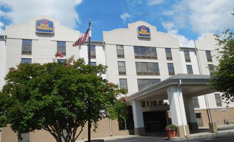 Best Western Suites Near Opryland | 201 Music City Cir, Nashville, TN 37214, USA | Phone: (615) 902-9940