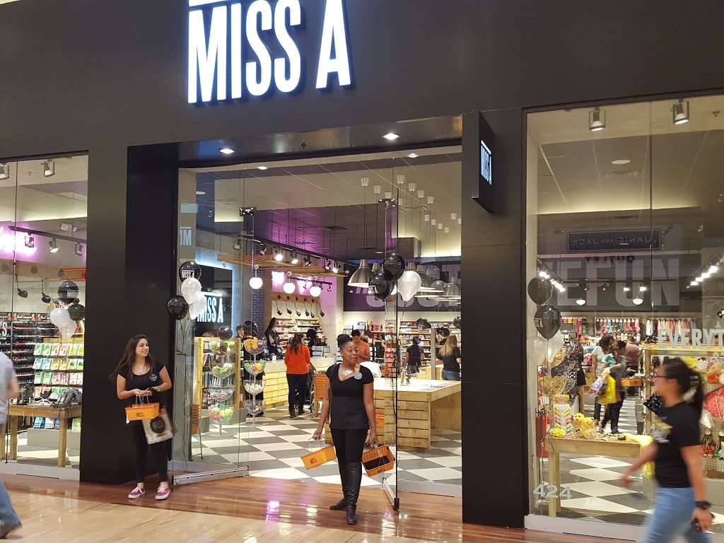 MISS A | 3000 Grapevine Mills Pkwy #424, Grapevine, TX 76051, USA | Phone: (214) 285-0161