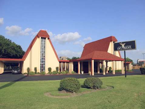 Funeraria Del Angel | 5100 North Fwy, Houston, TX 77022, USA | Phone: (713) 695-6881