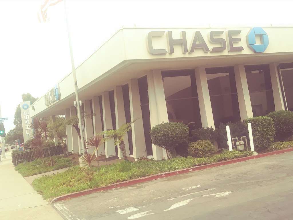 Chase Bank | 4111 Governor Dr, San Diego, CA 92122, USA | Phone: (858) 453-9383