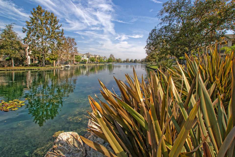 Lakeside Private Gated Community | 1 Lakeside Dr, Buena Park, CA 90621 | Phone: (888) 827-1110