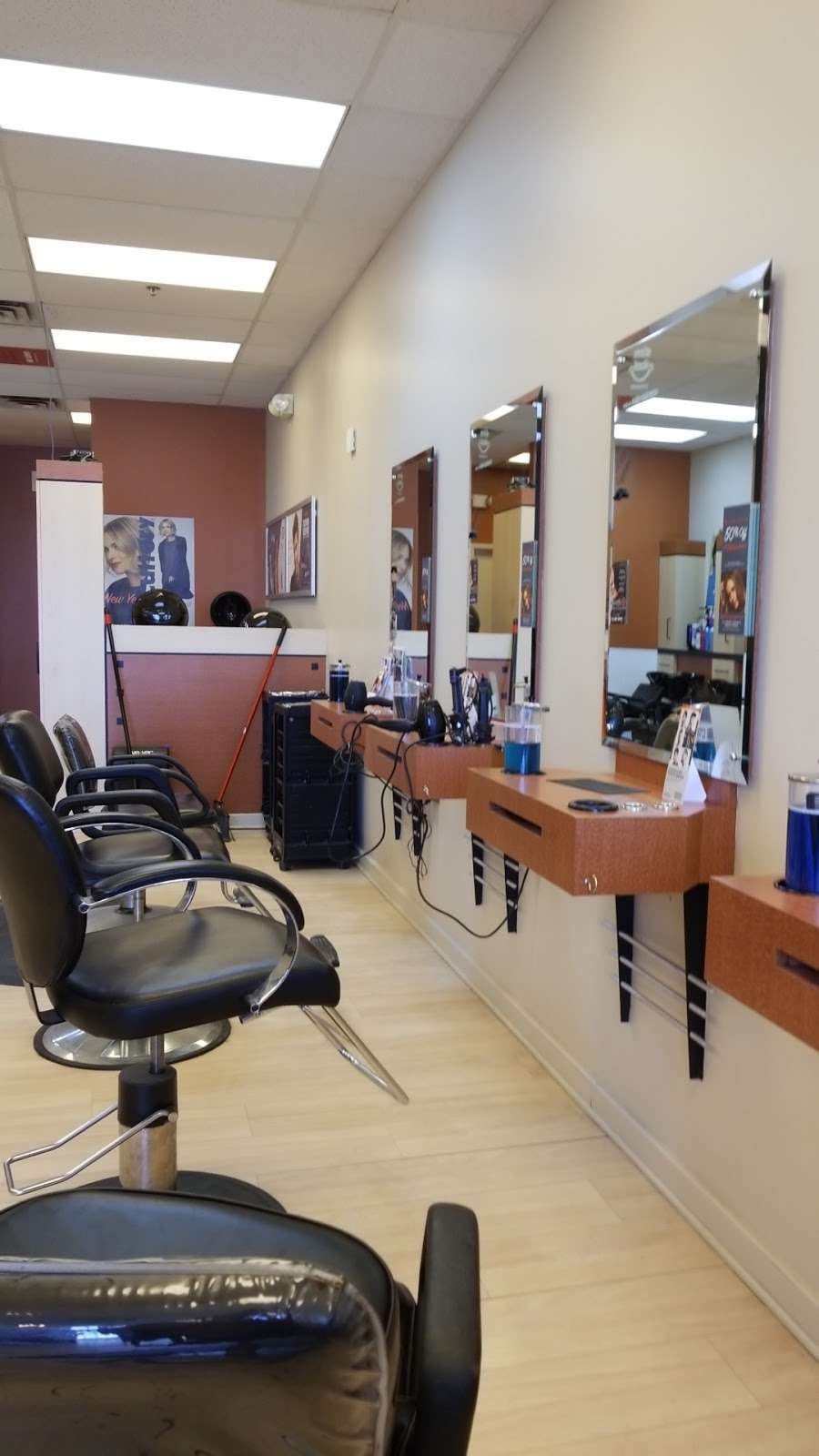 Hair Cuttery | 1475 Palatine Rd, Hoffman Estates, IL 60192, USA | Phone: (847) 202-0256